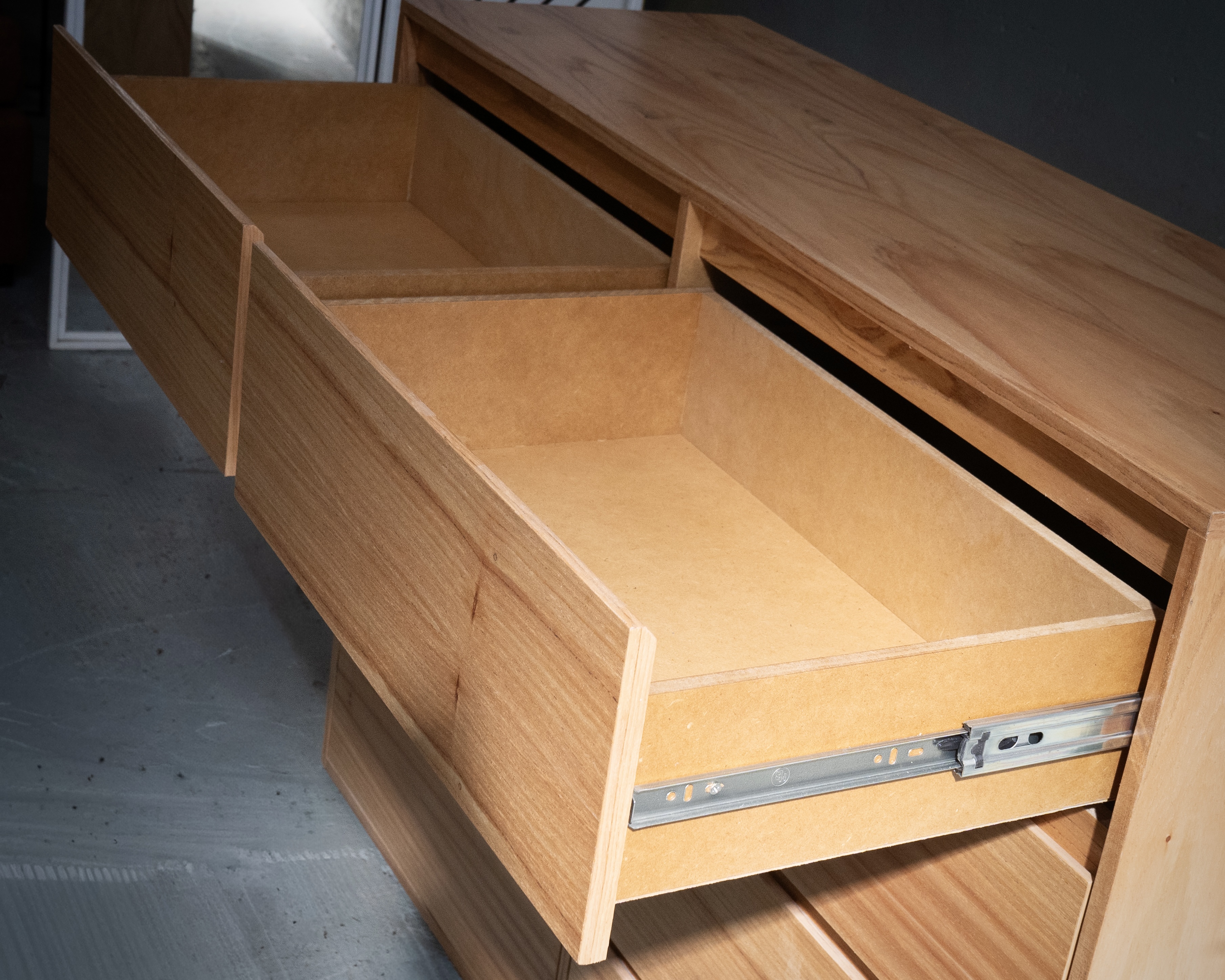 Cómoda Enchapada 8 Cajones, mueble mayorista de fábrica en Buenos Aires — foto 3