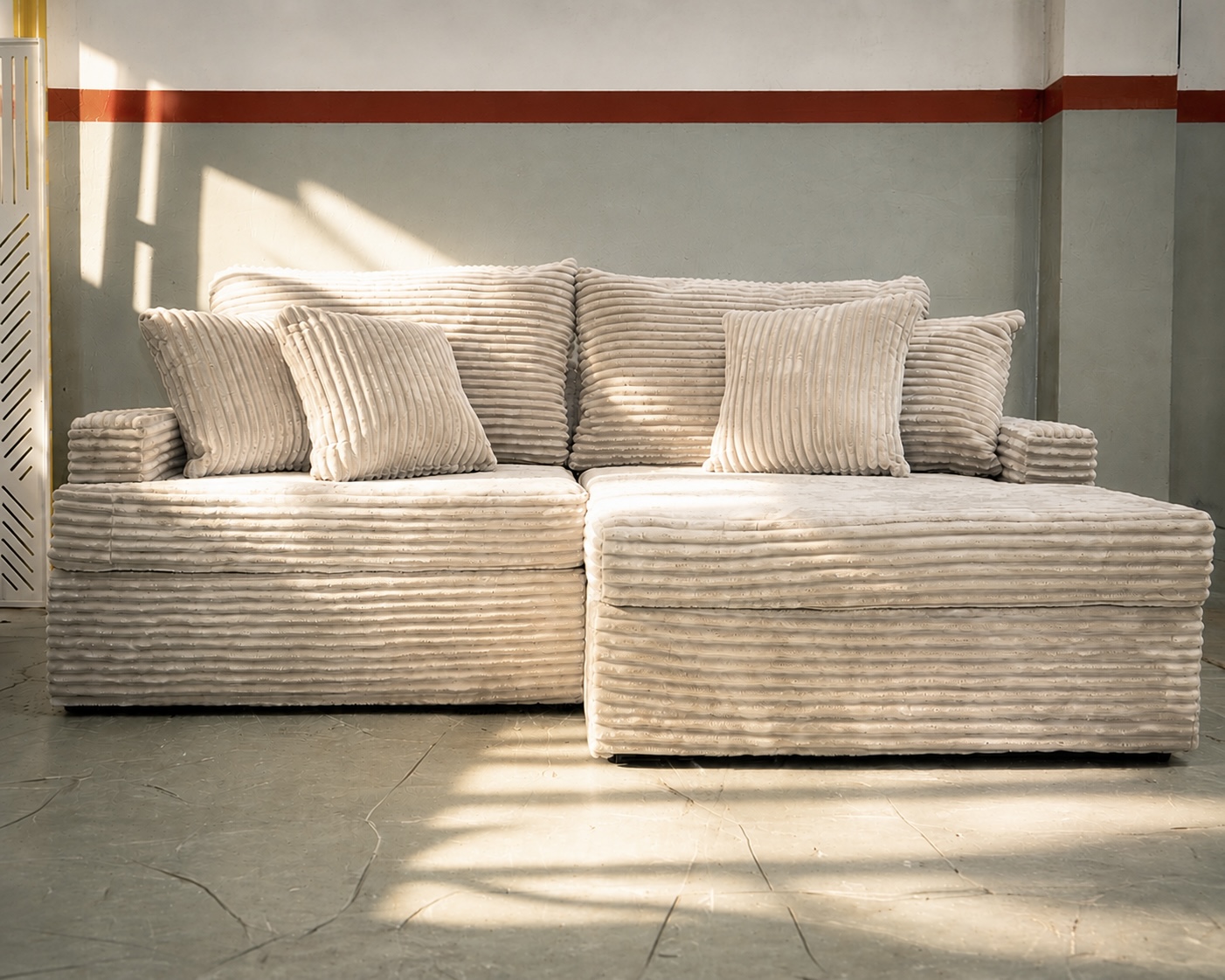 Sillón Muni con chaise longue fabricado por FabricAr, fábrica mayorista de muebles en Buenos Aires